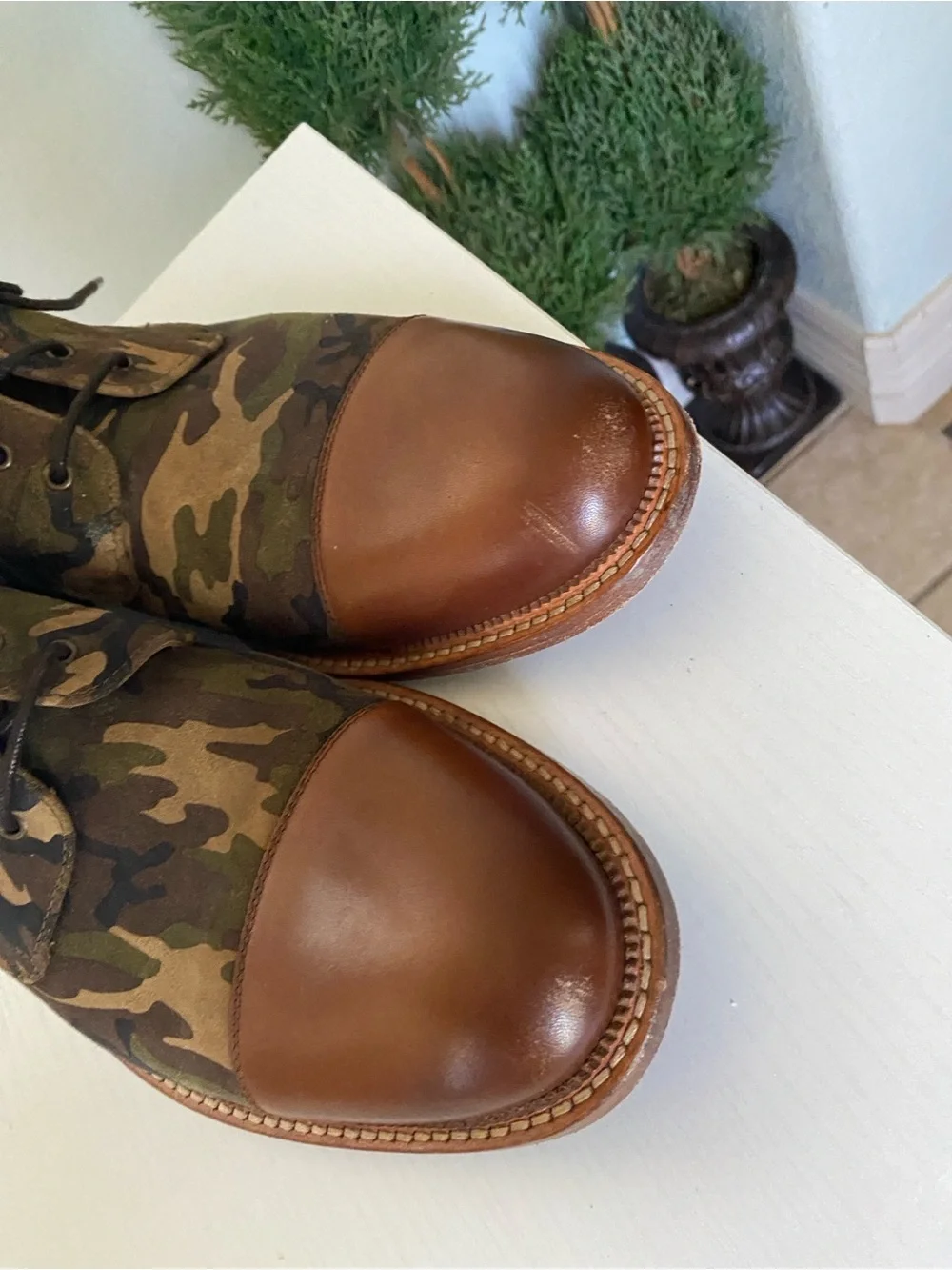 Taft Troy Boots in a camouflage fabric  size 10